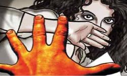 बीजेपी के ब्लॉक प्रमुख ने साथियों के साथ लूट ली युवती की अस्मत बीजेपी के ब्लॉक प्रमुख ने साथियों के साथ लूट ली युवती की अस्मत