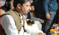 भाई नोमान के बाद इमरान मसूद ने भी किया पाला बदल-सपा में हुए शामिल भाई नोमान के बाद इमरान मसूद ने भी किया पाला बदल-सपा में हुए शामिल