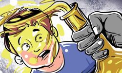 ट्रेन में युवती ने युवक पर फेंका तेजाब