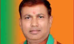 दिन निकलते ही BJP को झटका-एक और MLA ने उतारा भगवा चोला दिन निकलते ही BJP को झटका-एक और MLA ने उतारा भगवा चोला