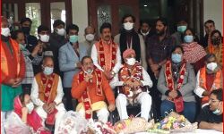 चार बार के पूर्व विधायक एवं भारी भरकम पूर्व मंत्री ने थामा कमल का साथ चार बार के पूर्व विधायक एवं भारी भरकम पूर्व मंत्री ने थामा कमल का साथ