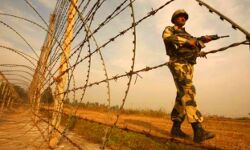 गौहत्या को लेकर बीएसएफ-ग्रामीणों के बीच झड़प गौहत्या को लेकर बीएसएफ-ग्रामीणों के बीच झड़प