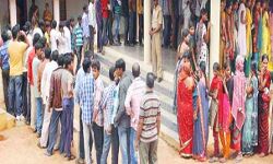 राजनीतिक दलों ने नहीं जताया आधी आबादी पर भरोसा राजनीतिक दलों ने नहीं जताया आधी आबादी पर भरोसा