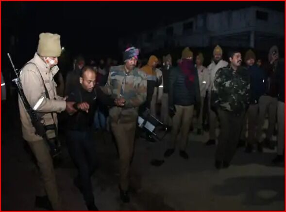 विदेश से मिली सूचना पर डकैतों से भिडी पुलिस-किया यह हाल