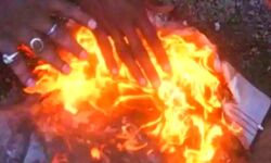 ठंड ने ली दो मासूम बच्चों की जान, घर से मिले दोनों के शव ठंड ने ली दो मासूम बच्चों की जान, घर से मिले दोनों के शव