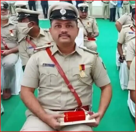 पीडिता से बोला इंस्पेक्टर-कार्यवाही के लिए रिश्वत दें या हम बिस्तर बने