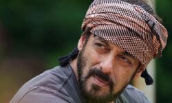 सलमान खान ने गमछा बांध कर शेयर की तस्वीर