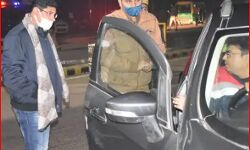 SSP के निरीक्षण का असर-कार के भीतर से नोटों का जखीरा बरामद SSP के निरीक्षण का असर-कार के भीतर से नोटों का जखीरा बरामद