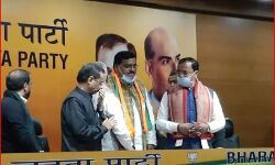 विधायक ने अपनी पार्टी को ऐन वक्त दिया झटका- हुए बीजेपी में शामिल विधायक ने अपनी पार्टी को ऐन वक्त दिया झटका- हुए बीजेपी में शामिल