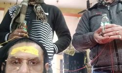 भैरव बाबा का शराब से अभिषेक कर की देश में सुख शांति की कामना भैरव बाबा का शराब से अभिषेक कर की देश में सुख शांति की कामना