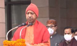 ईमानदारी से करें कर्तव्य पालन,भारत बनेगा महाशक्ति: योगी ईमानदारी से करें कर्तव्य पालन,भारत बनेगा महाशक्ति: योगी