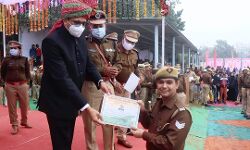 मंडलायुक्त एवं SSP ने गुडवर्क करने वाले ऋतिक पाठक को किया सम्मानित