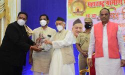 कोश्यारी ने प्रदान किए पत्रकार भूषण पुरस्कार