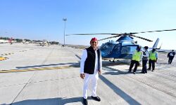 सपा मुखिया की उड़ान में अड़ंगा-दिल्ली में रोका हेलीकॉप्टर सपा मुखिया की उड़ान में अड़ंगा-दिल्ली में रोका हेलीकॉप्टर