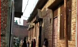 आंख पर पट्टी बांधकर खेल रहा था बच्चा-हुआ ऐसा कि घर में मचा कोहराम आंख पर पट्टी बांधकर खेल रहा था बच्चा-हुआ ऐसा कि घर में मचा कोहराम