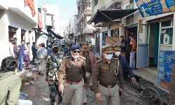 केन्द्रीय पुलिस बल के साथ सीओ सिटी ने किया फ्लैग मार्च- दिए निर्देश