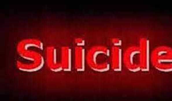 एक ही परिवार के तीन सदस्यों ने की आत्महत्या