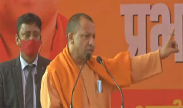 CM योगी ने कसा तंज, पश्चिम UP को दंगों की आग में झोंकने की तैयारी