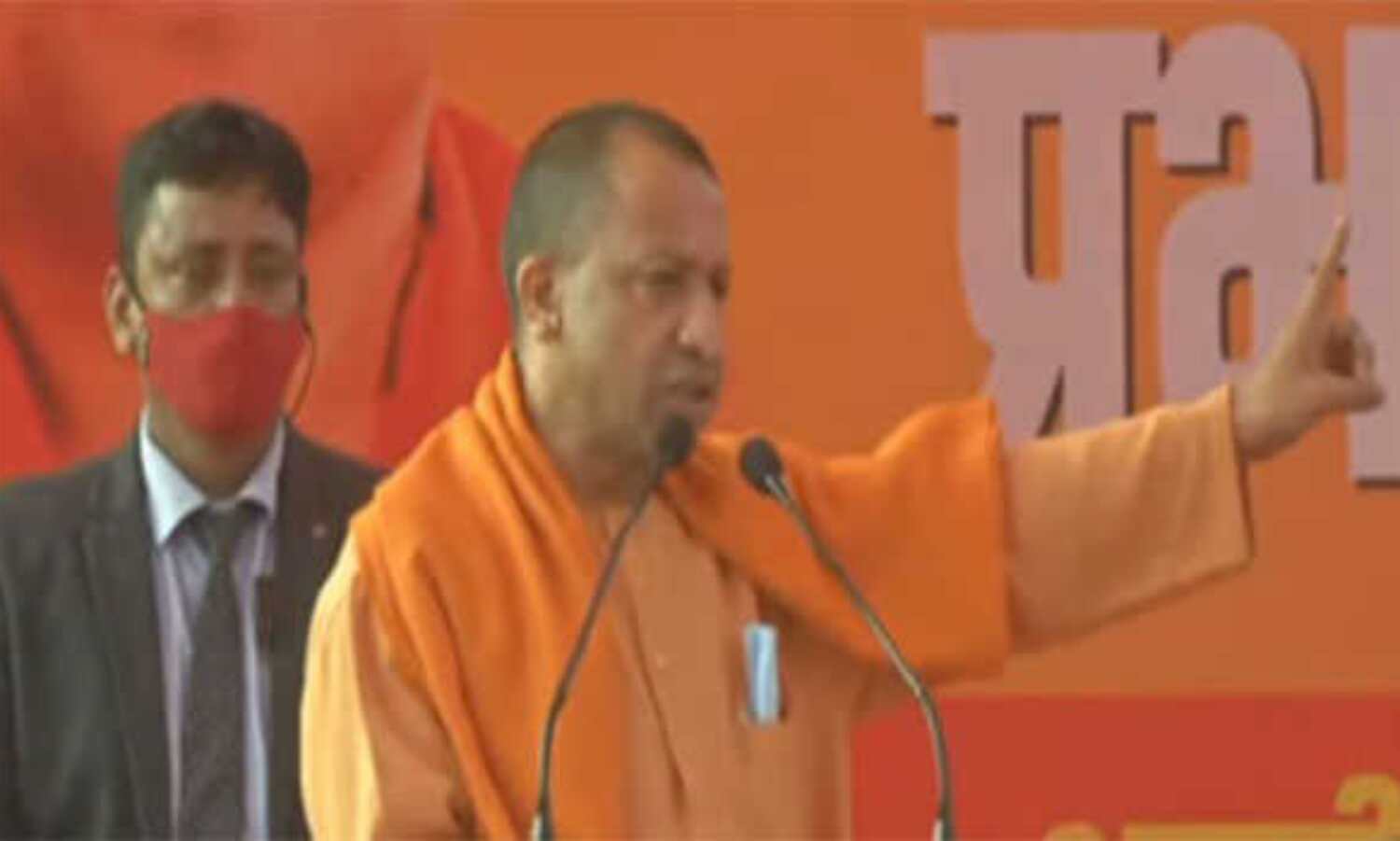 CM योगी ने कसा तंज, पश्चिम UP को दंगों की आग में झोंकने की तैयारी