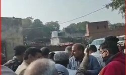 अनदेखी पड़ी भारी-गोद लिए गांव में पूर्व केंद्रीय मंत्री को दौड़ाया अनदेखी पड़ी भारी-गोद लिए गांव में पूर्व केंद्रीय मंत्री को दौड़ाया