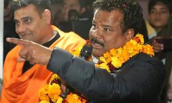 बाहरी प्रत्याशी पर दांव लगाकर क्या मीरापुर में फंस गई है भाजपा बाहरी प्रत्याशी पर दांव लगाकर क्या मीरापुर में फंस गई है भाजपा