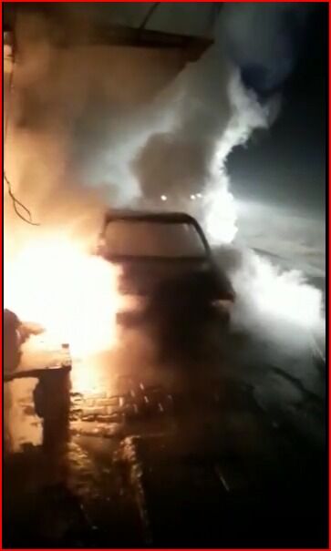 जोरदार धमाके के बाद कार बनी आग का गोला-फैली दहशत