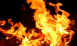 रसोईघर में लगी आग में चार झुलसे