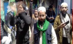 ओवैसी पर हुए हमले के विरोध में देवबंद में प्रदर्शन कर की नारेबाजी ओवैसी पर हुए हमले के विरोध में देवबंद में प्रदर्शन कर की नारेबाजी