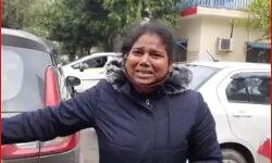 फूट-फूटकर रोई महिला प्रत्याशी-बोली प्रचार करने पर मिल रही धमकी फूट-फूटकर रोई महिला प्रत्याशी-बोली प्रचार करने पर मिल रही धमकी