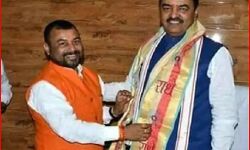 बोले बीजेपी एमएलसी-गाड़ी छोड़ दे नहीं तो उतरवा दूंगा वर्दी बोले बीजेपी एमएलसी-गाड़ी छोड़ दे नहीं तो उतरवा दूंगा वर्दी