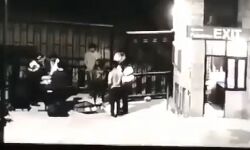 सूटकेस में ले जा रहे थे लड़की- चेकिंग के दौरान गये पकड़े, देखें वीडियो