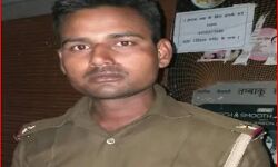 ट्रकों से वसूली कर रहा फर्जी पुलिसकर्मी नकली पिस्टल के साथ अरेस्ट ट्रकों से वसूली कर रहा फर्जी पुलिसकर्मी नकली पिस्टल के साथ अरेस्ट