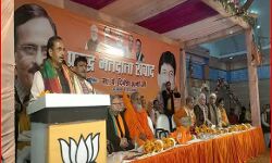 कांवडियो पर अब पत्थर नहीं बरसते हैं फूल- दिनेश शर्मा