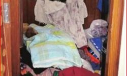 परिवारजनों को बंधक बनाकर लाखों की डकैती- विरोध पर की मारपीट परिवारजनों को बंधक बनाकर लाखों की डकैती- विरोध पर की मारपीट