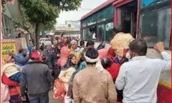 इलेक्शन ने सड़कों से बसें कर दी है गायब- 2 दिन से भटक रहे यात्री