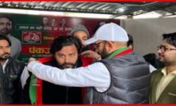 केजरीवाल का जवान मतदान से पहले ही छोड़ भागा मैदान- किया निष्कासित केजरीवाल का जवान मतदान से पहले ही छोड़ भागा मैदान- किया निष्कासित