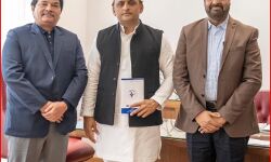 उत्तर प्रदेश के पूर्व गृह सचिव अब हुए इस पार्टी में शामिल- ग्रहण की सदस्यता