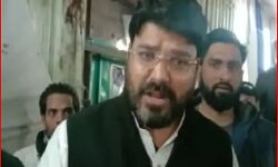 बसपा कैंडिडेट पर जानलेवा हमला- बाइक सवार बदमाशों ने की फायरिंग बसपा कैंडिडेट पर जानलेवा हमला- बाइक सवार बदमाशों ने की फायरिंग