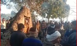 कच्चे मकान में लगी आग में जिंदा जल गए 8 पशु-सब कुछ हो गया खाक कच्चे मकान में लगी आग में जिंदा जल गए 8 पशु-सब कुछ हो गया खाक