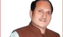 मंत्री सुरेश राणा पहुंचे चुनाव आयोग के द्वार- गठबंधन पर बूथ कब्जे का आरोप मंत्री सुरेश राणा पहुंचे चुनाव आयोग के द्वार- गठबंधन पर बूथ कब्जे का आरोप