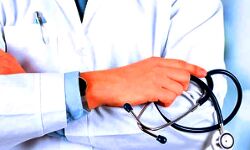 10वीं पास व्यक्ति चला रहा था मरे हुए डॉक्टर की डिग्री पर हॉस्पिटल