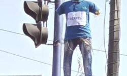 फंस ना जईयो कोई- अगर मिले कपल तो मुंडन कराकर कराई जायेगी शादी फंस ना जईयो कोई- अगर मिले कपल तो मुंडन कराकर कराई जायेगी शादी