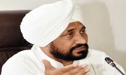 पंजाब का मुख्यमंत्री बनने की इच्छा के कारण केजरीवाल ही भगवंत मान को हरा रहे-चन्नी पंजाब का मुख्यमंत्री बनने की इच्छा के कारण केजरीवाल ही भगवंत मान को हरा रहे-चन्नी