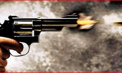 सपा बूथ अध्यक्ष को गोली से उड़ाया- बीजेपी समर्थक के भी सीने में लगी गोली सपा बूथ अध्यक्ष को गोली से उड़ाया- बीजेपी समर्थक के भी सीने में लगी गोली