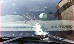 कारोबारी से दिनदहाड़े लूट- कार पर चलाई गोली- बाल बाल बचे दंपत्ति