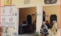 अजब प्रेम की गजब कहानी-15 लाख खर्च कर सहेलियों ने कर ली शादी अजब प्रेम की गजब कहानी-15 लाख खर्च कर सहेलियों ने कर ली शादी