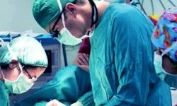 डॉक्टरों ने किया महिला का ऑपरेशन- पेट से निकला 47 किलो का ट्यूमर