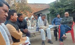 एक्सीडेंट में दो बच्चों की मौत पर कपिलदेव ने परिवार को दी सांत्वना एक्सीडेंट में दो बच्चों की मौत पर कपिलदेव ने परिवार को दी सांत्वना