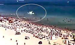 बीच पर इंजॉय कर रहे थे लोग- इसी दौरान क्रेश  होकर गिरा हेलीकॉप्टर