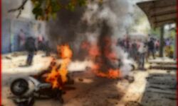 हिजाब पर बवाल- हर्षा की शव यात्रा में भड़की हिंसा- आंसू गैस छोड़ी